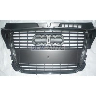 Audi a3  Решетка радиатора с хромированным молдингом (Тайвань)
