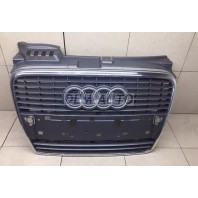 Audi a4  Решетка радиатора хромированно-серая (Тайвань)