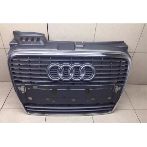 Audi a4  Решетка радиатора хромированно-серая (Тайвань)